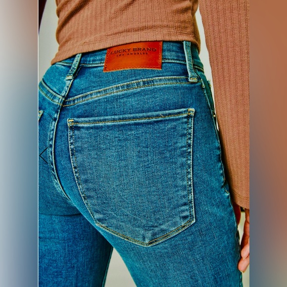 Lucky Brand High Rise Bridgette Skinny Jeans - Picture 4 of 9